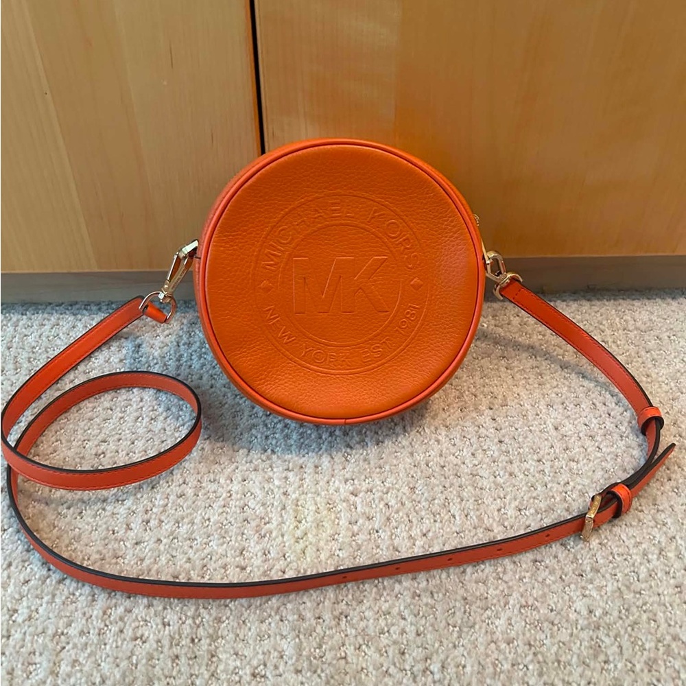 New Michael Kors Orange Round Embossed Logo Crossbody